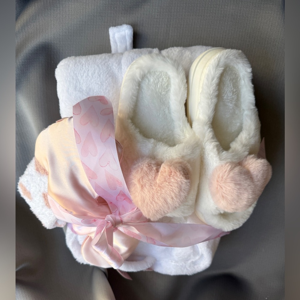 Luxurious White and Pink Women's Robe Set /slippers size 8/9 - Picture 8 of 8